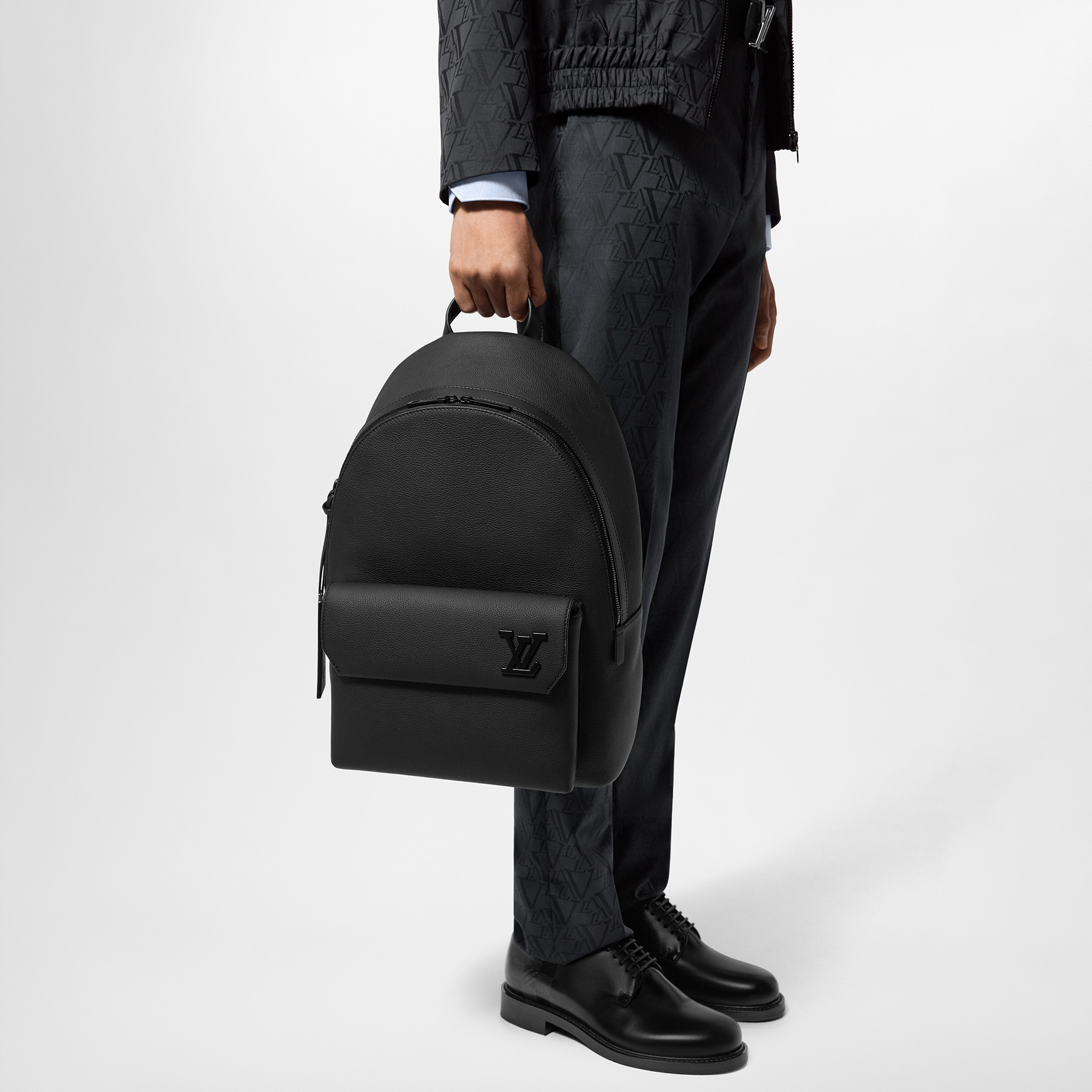 テイクオフ・バックパック LV AEROGRAM|ルイ・ヴィトン 公式サイト